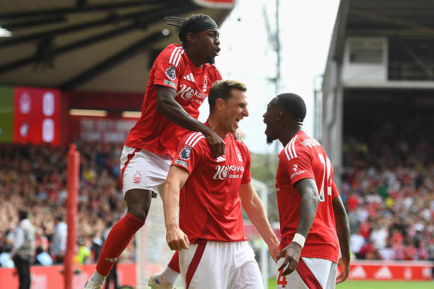 理敲响了警 理敲响了警